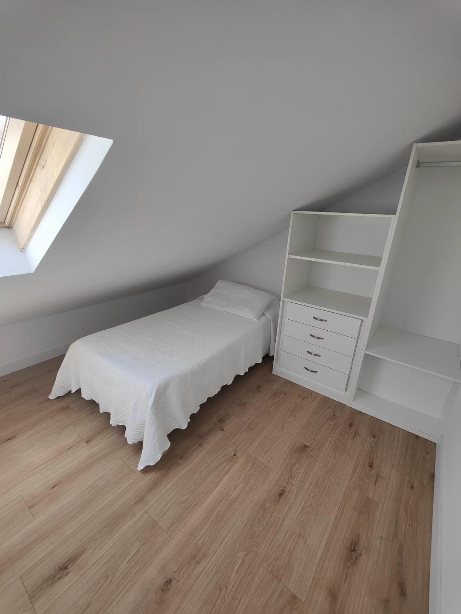 Chalet Con Wifi , Ps4 , Garaje, 5 Dormitorios, 3 Banos, Santiago De Compostela Exterior photo