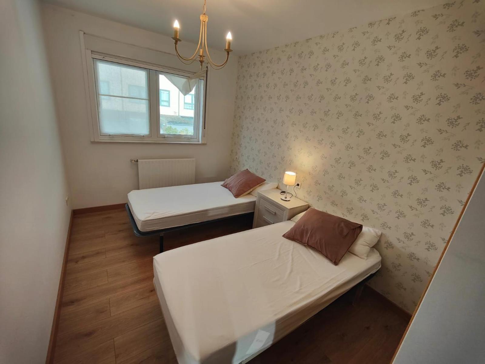 Chalet Con Wifi , Ps4 , Garaje, 5 Dormitorios, 3 Banos, Santiago De Compostela Exterior photo
