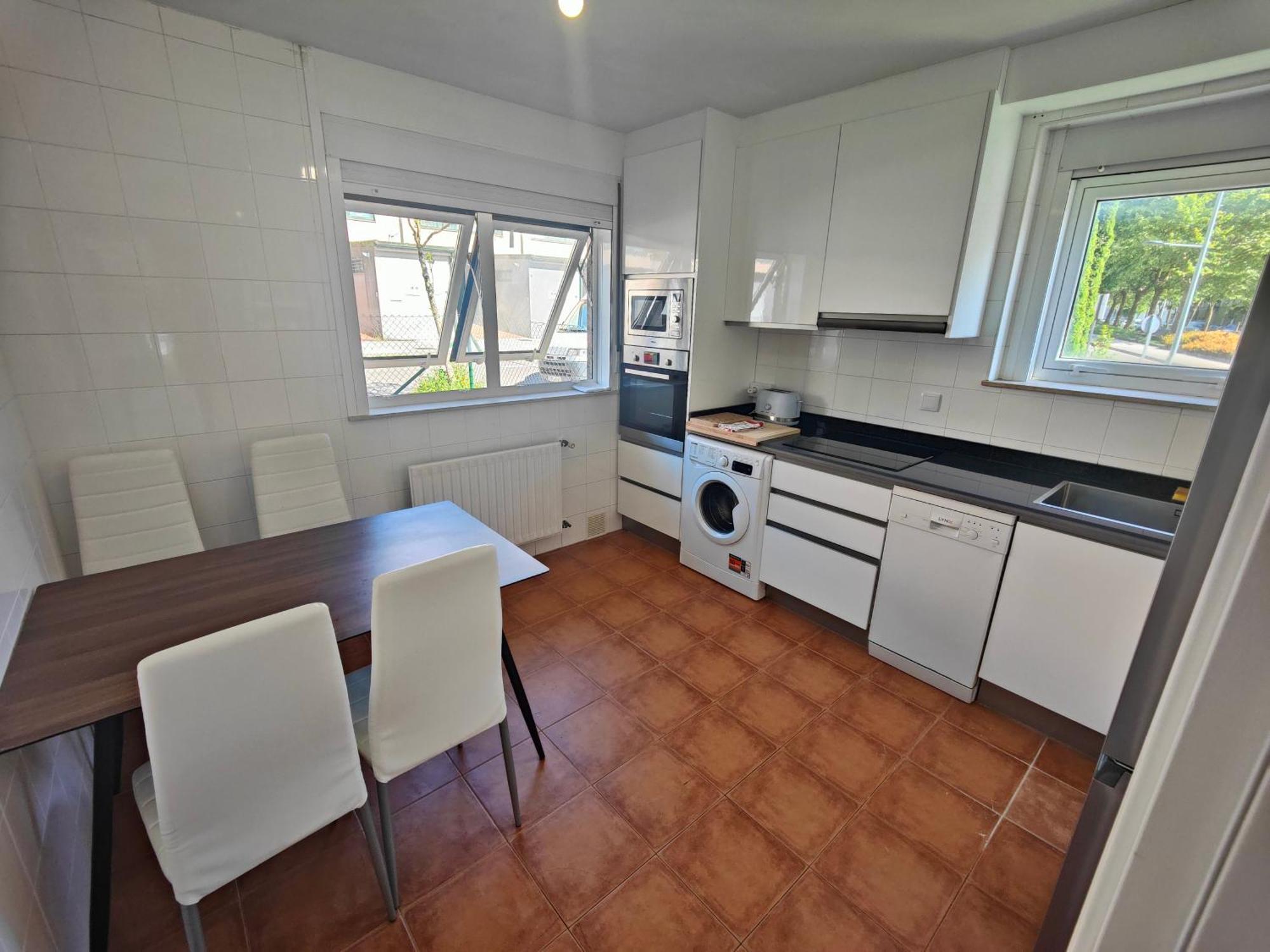 Chalet Con Wifi , Ps4 , Garaje, 5 Dormitorios, 3 Banos, Santiago De Compostela Exterior photo