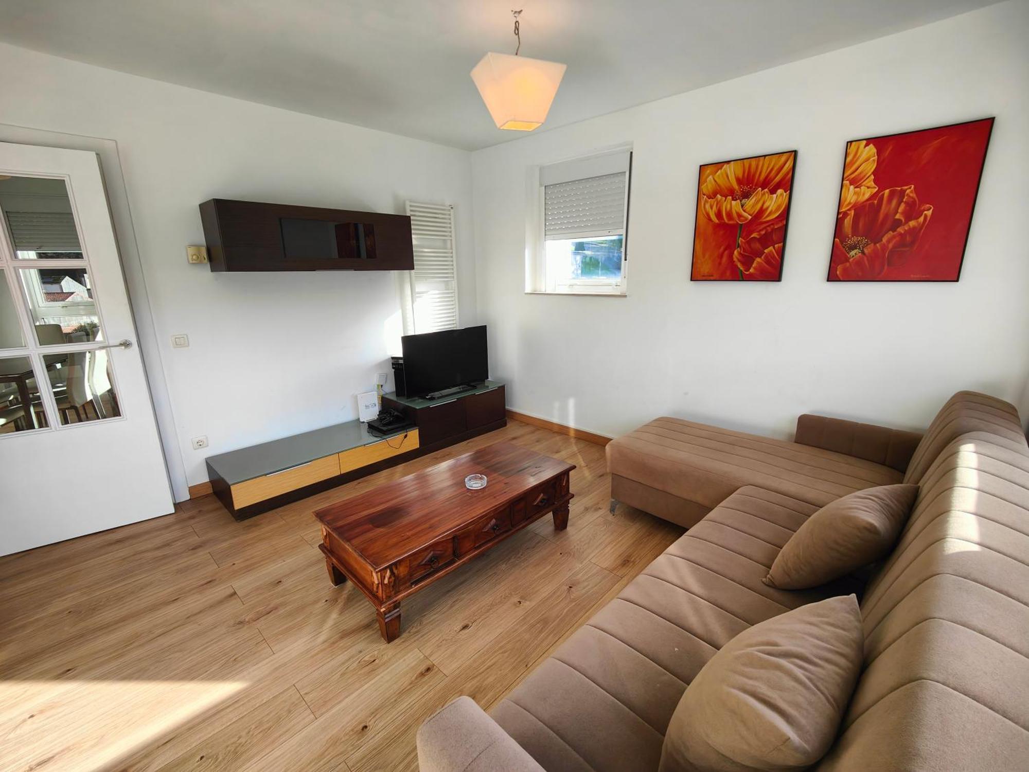 Chalet Con Wifi , Ps4 , Garaje, 5 Dormitorios, 3 Banos, Santiago De Compostela Exterior photo